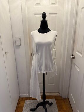 Patrizia Luca Cream Sleeveless Tunic Top with flowing side design New with Tags